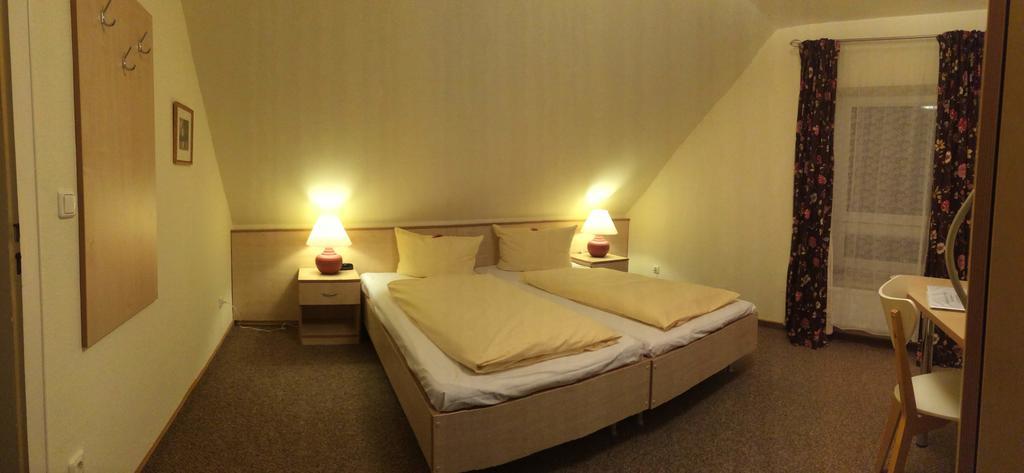 Hotel Zur Heidebluete Hambuhren Екстер'єр фото