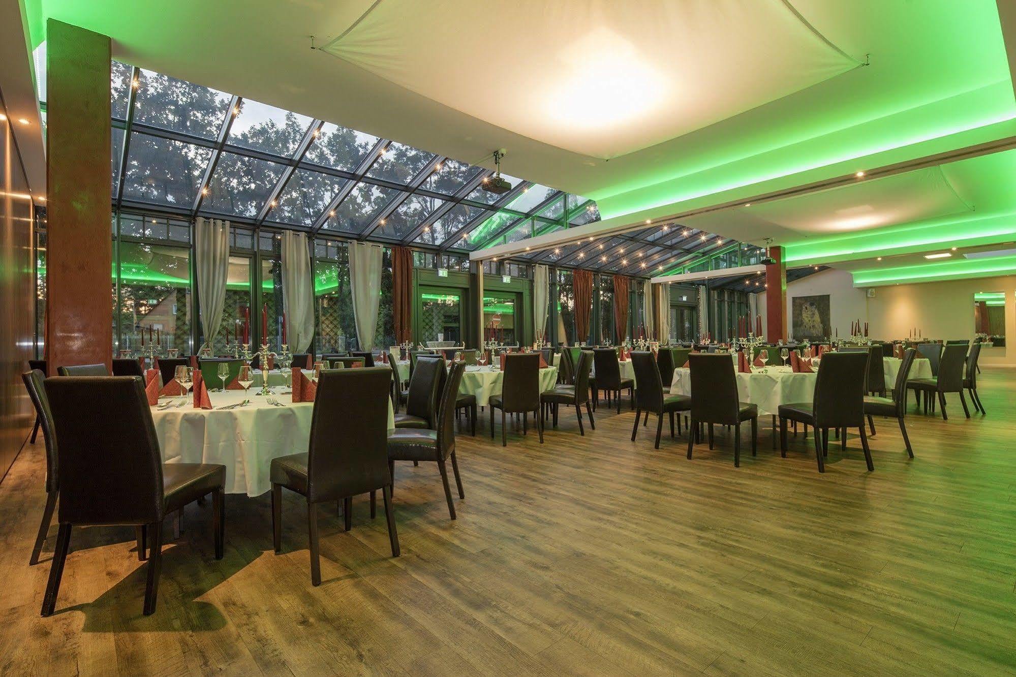 Hotel Zur Heidebluete Hambuhren Екстер'єр фото