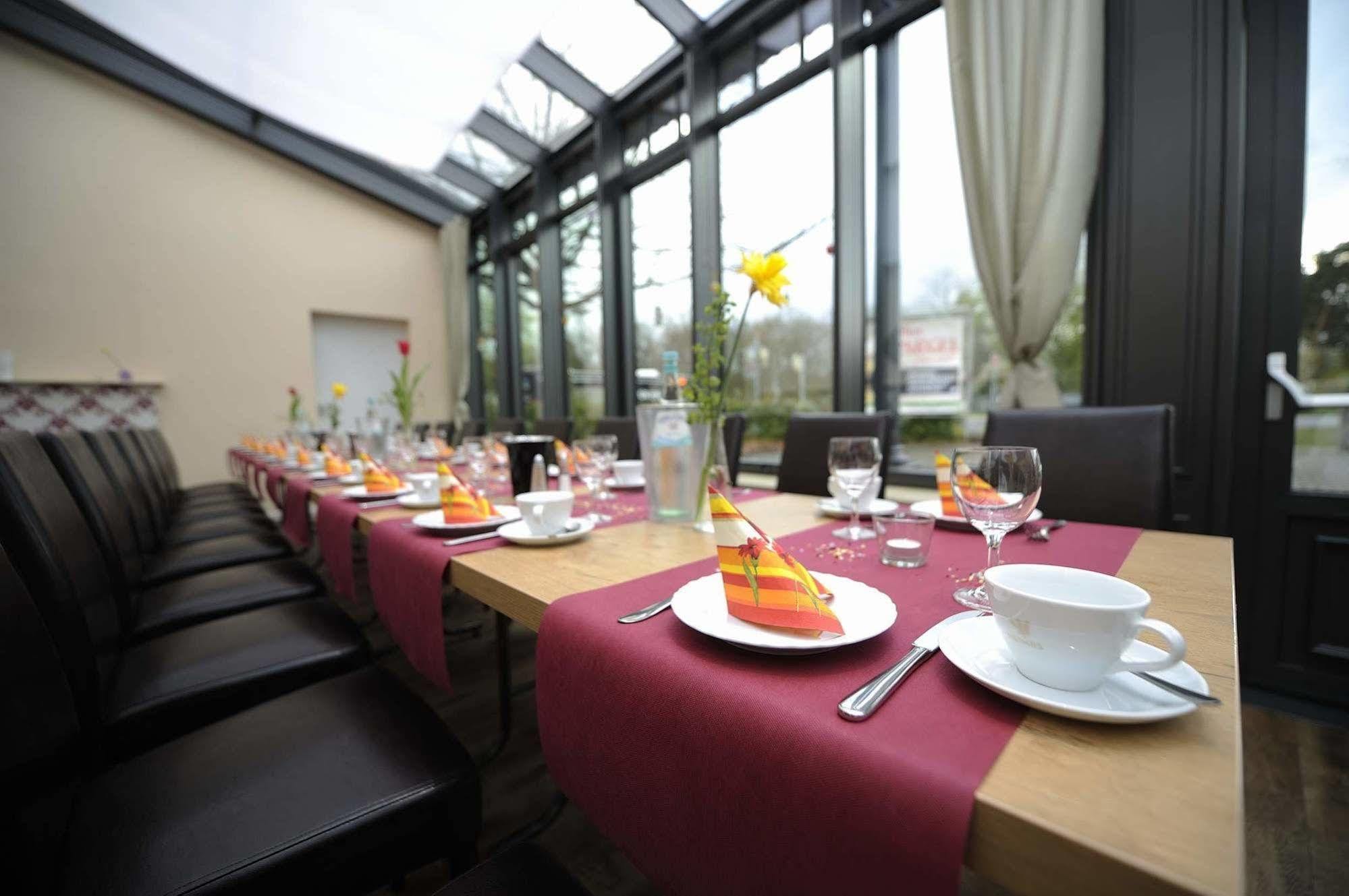Hotel Zur Heidebluete Hambuhren Екстер'єр фото