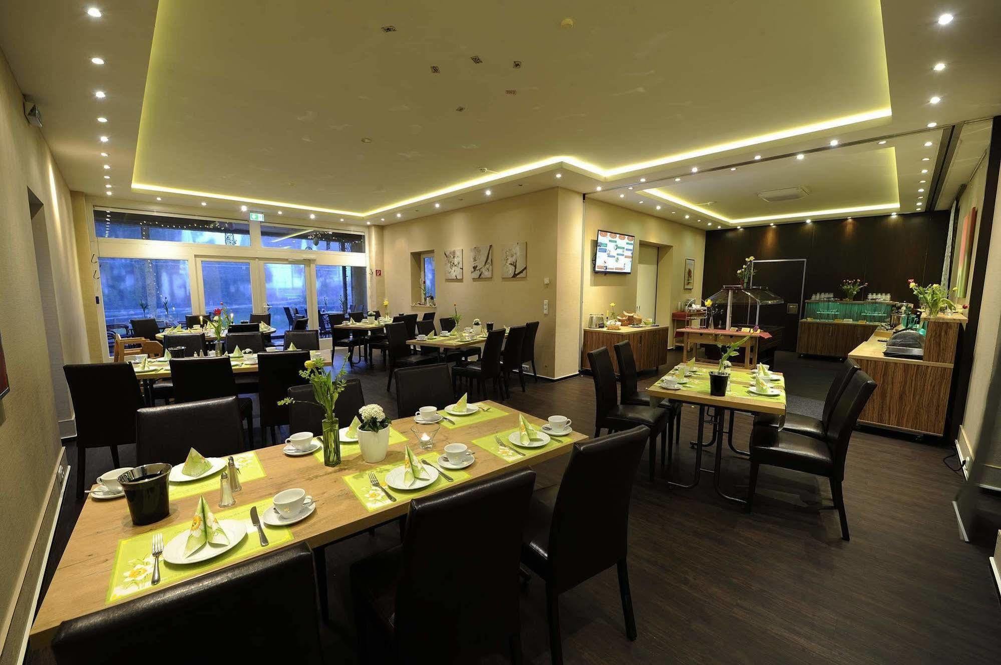 Hotel Zur Heidebluete Hambuhren Екстер'єр фото