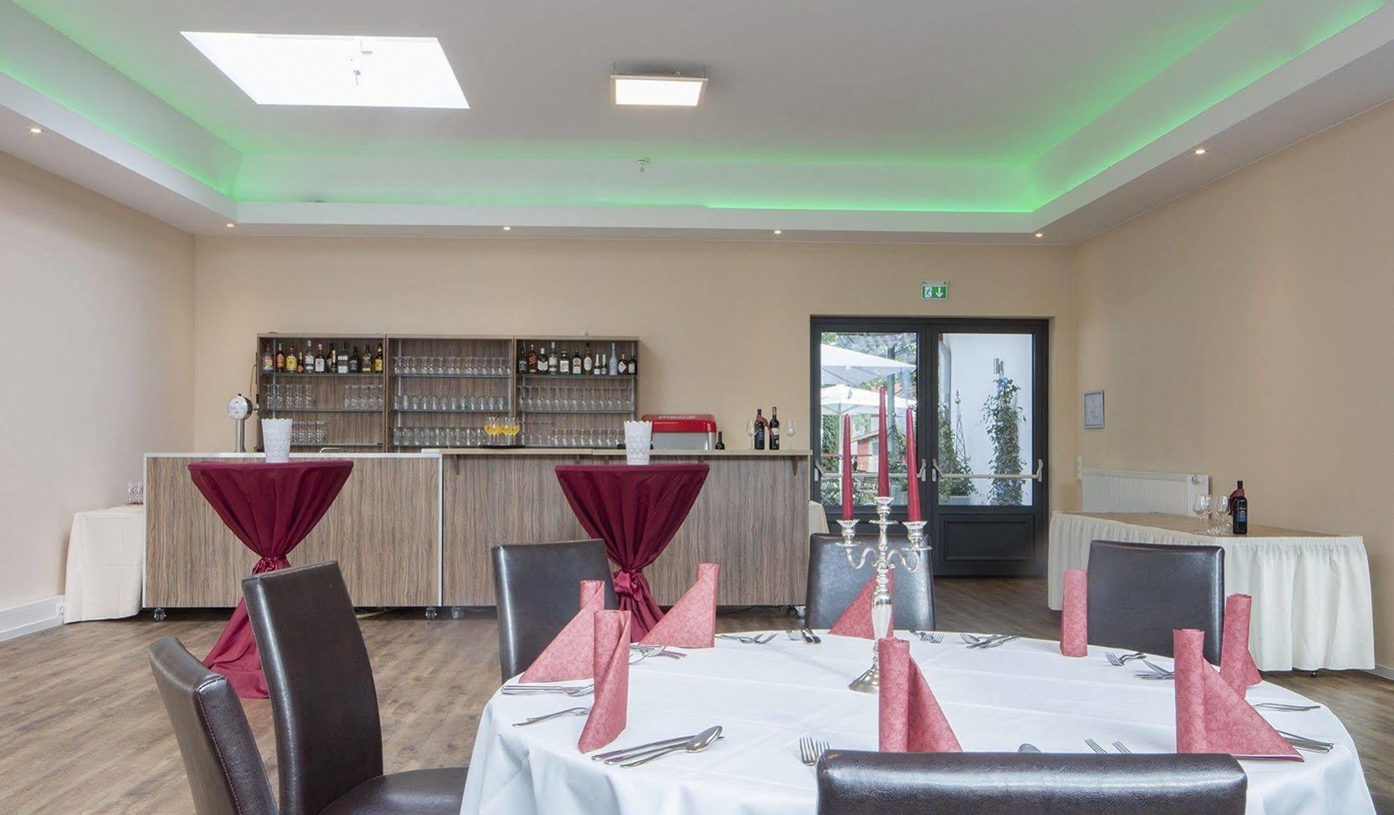 Hotel Zur Heidebluete Hambuhren Екстер'єр фото