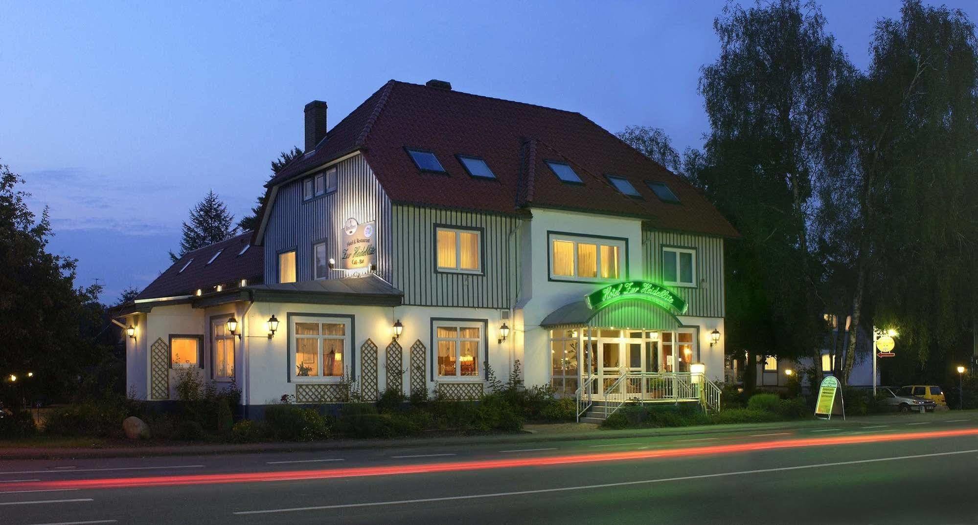 Hotel Zur Heidebluete Hambuhren Екстер'єр фото