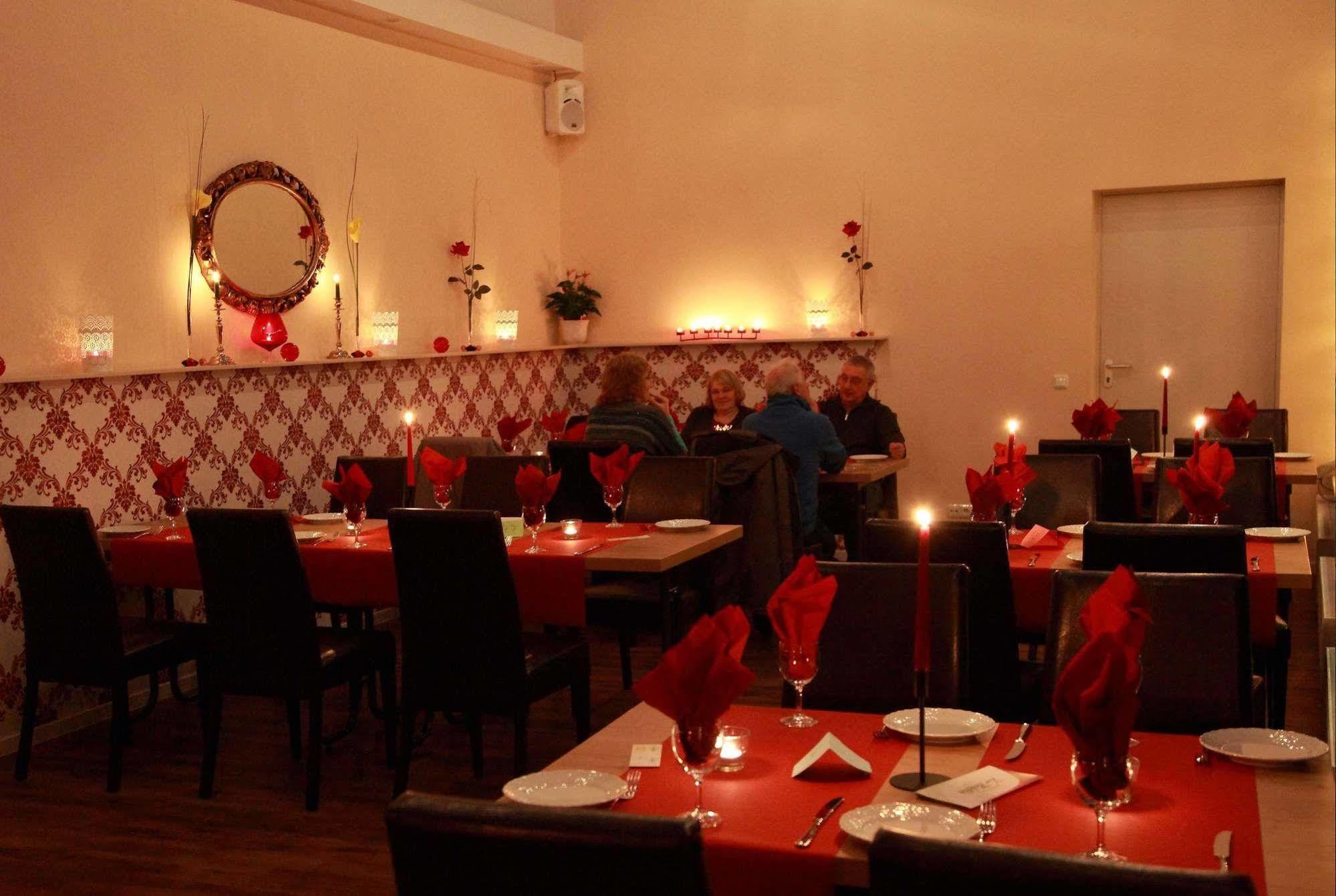 Hotel Zur Heidebluete Hambuhren Екстер'єр фото